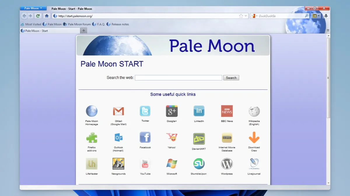 Pale Moon_01